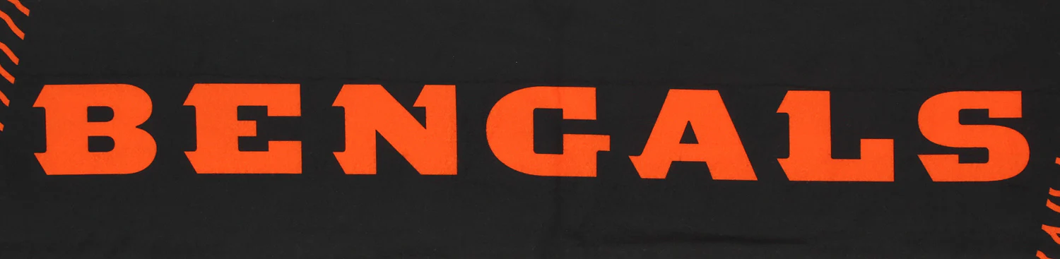 FOCO X Zubaz NFL Collab 3 Pack Glove Scarf & Hat Outdoor Winter Set, Cincinnati Bengals - Image 3