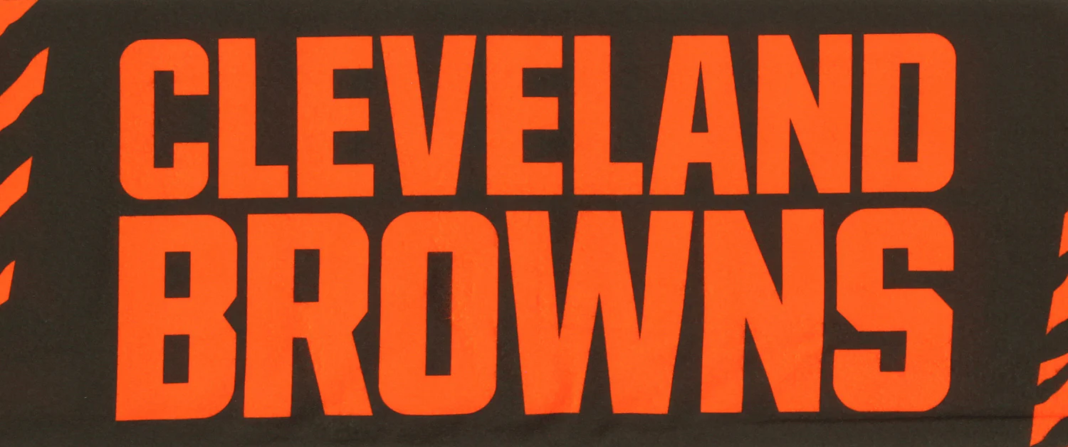 FOCO X Zubaz NFL Collab 3 Pack Glove Scarf & Hat Outdoor Winter Set, Cleveland Browns - Image 3