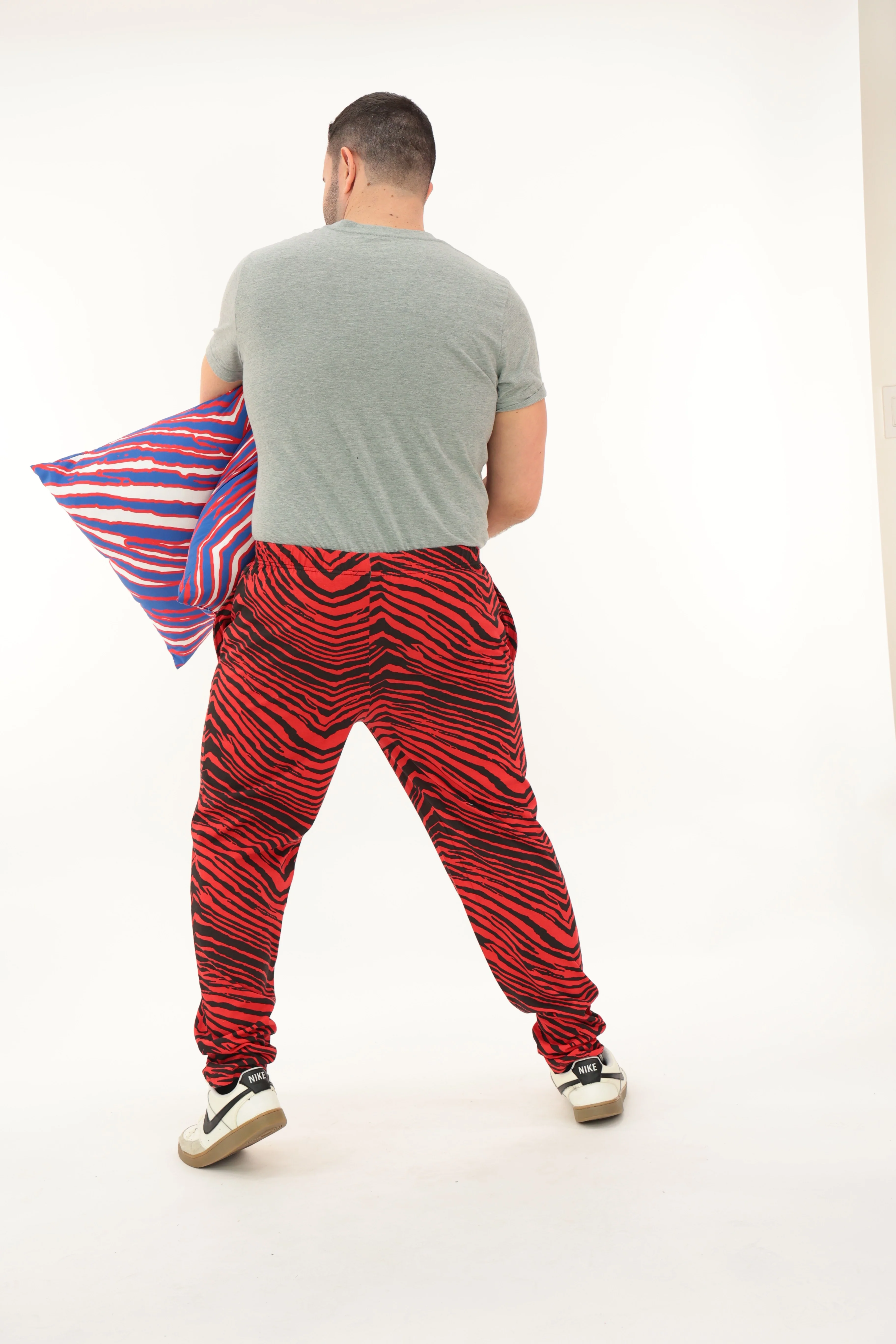 Zubaz Adult Unisex Z88 2 Color Zebra Pants, BLACK/RED - Image 2