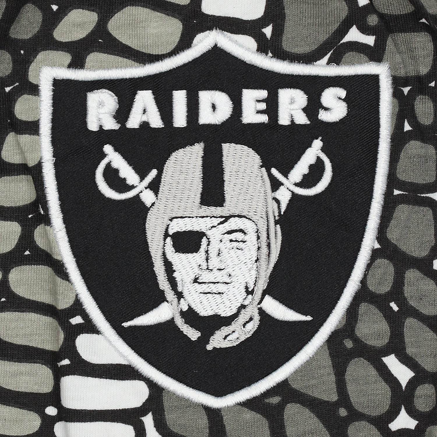 Zubaz NFL Adult Unisex Z88 Embroidered Gator 3 Color Shorts, Las Vegas Raiders - Image 3