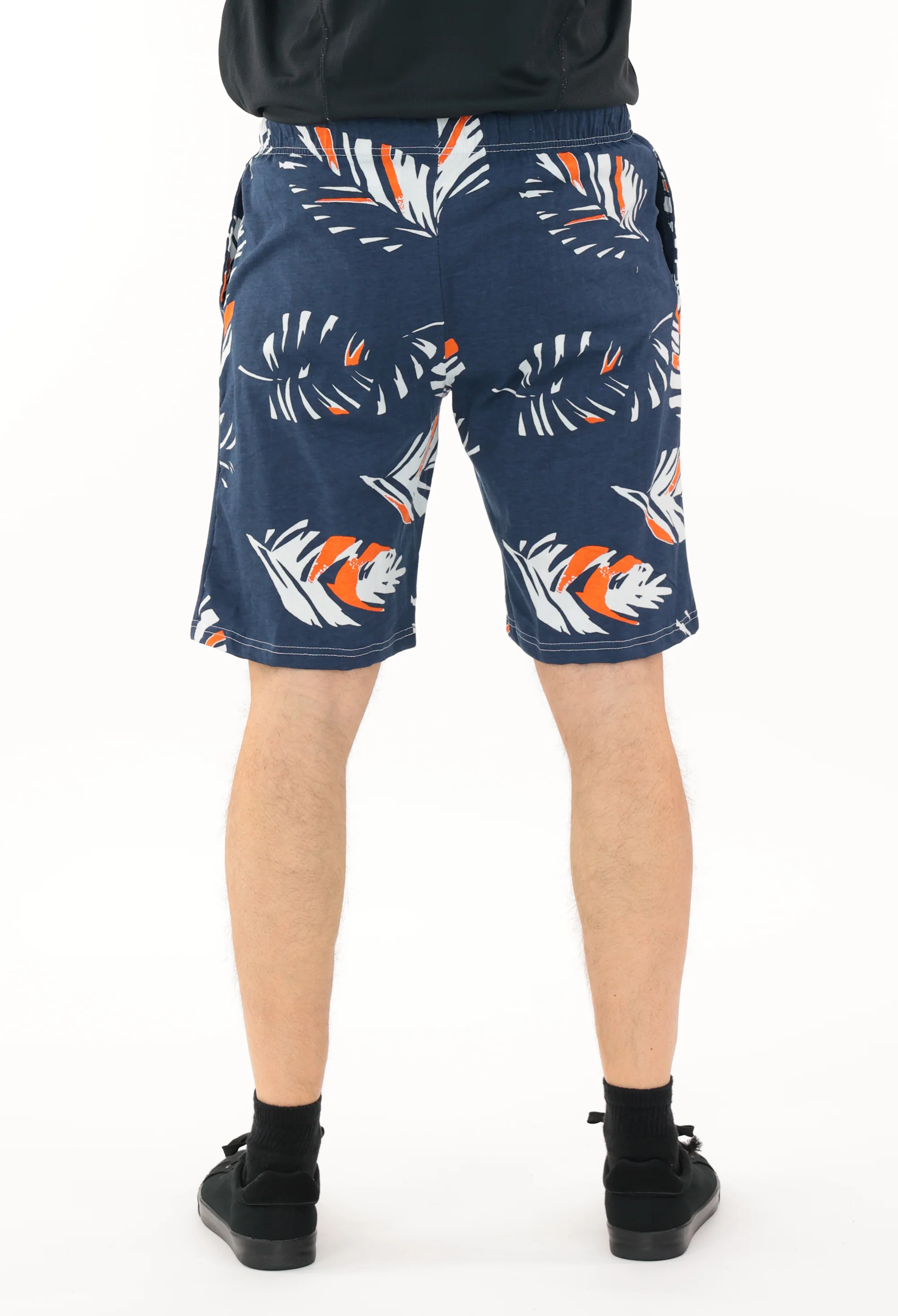 Zubaz NFL Adult Unisex Z88 Embroidered Leaf 3 Team Color Shorts, Chicago Bears - Image 4