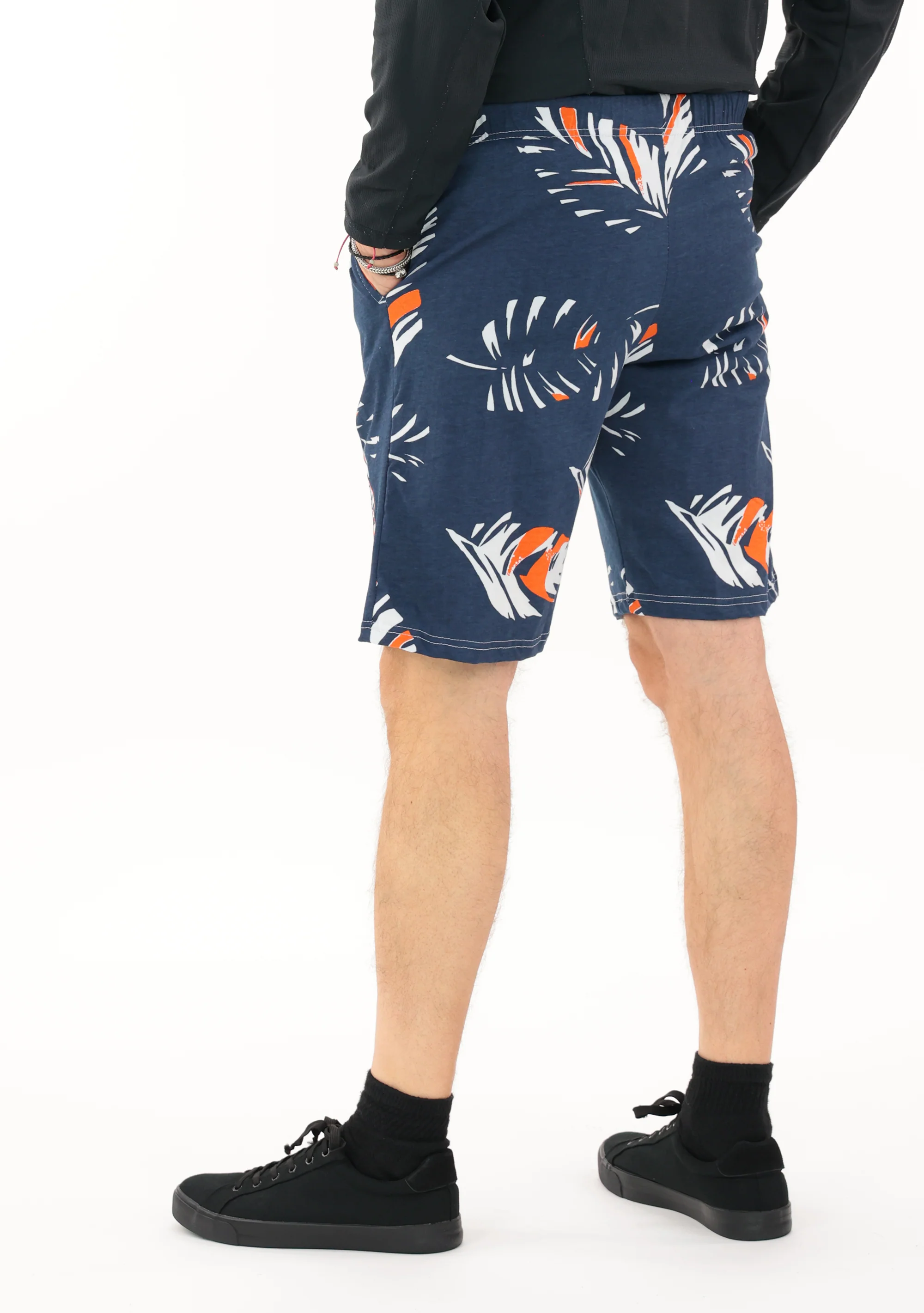 Zubaz NFL Adult Unisex Z88 Embroidered Leaf 3 Team Color Shorts, Chicago Bears - Image 43