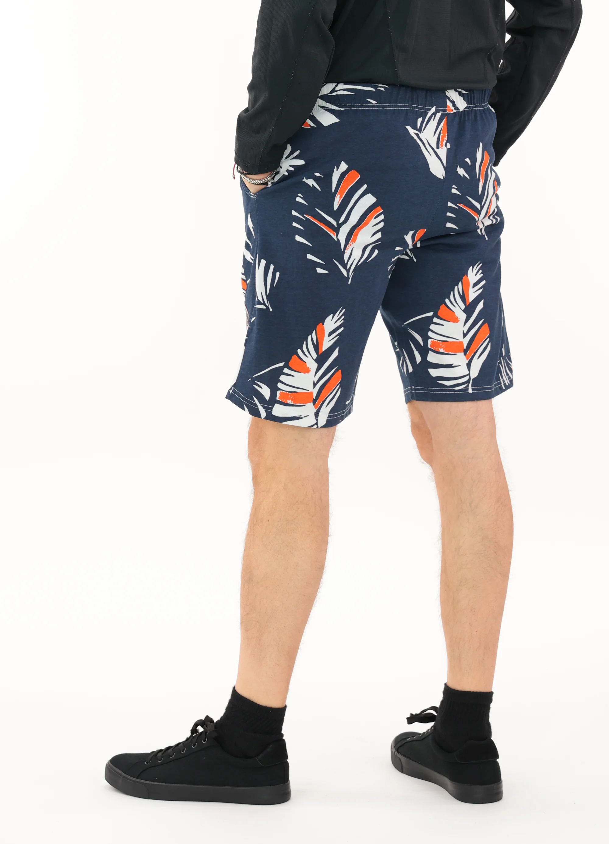 Zubaz NFL Adult Unisex Z88 Embroidered Leaf 3 Team Color Shorts, Denver Broncos - Image 33