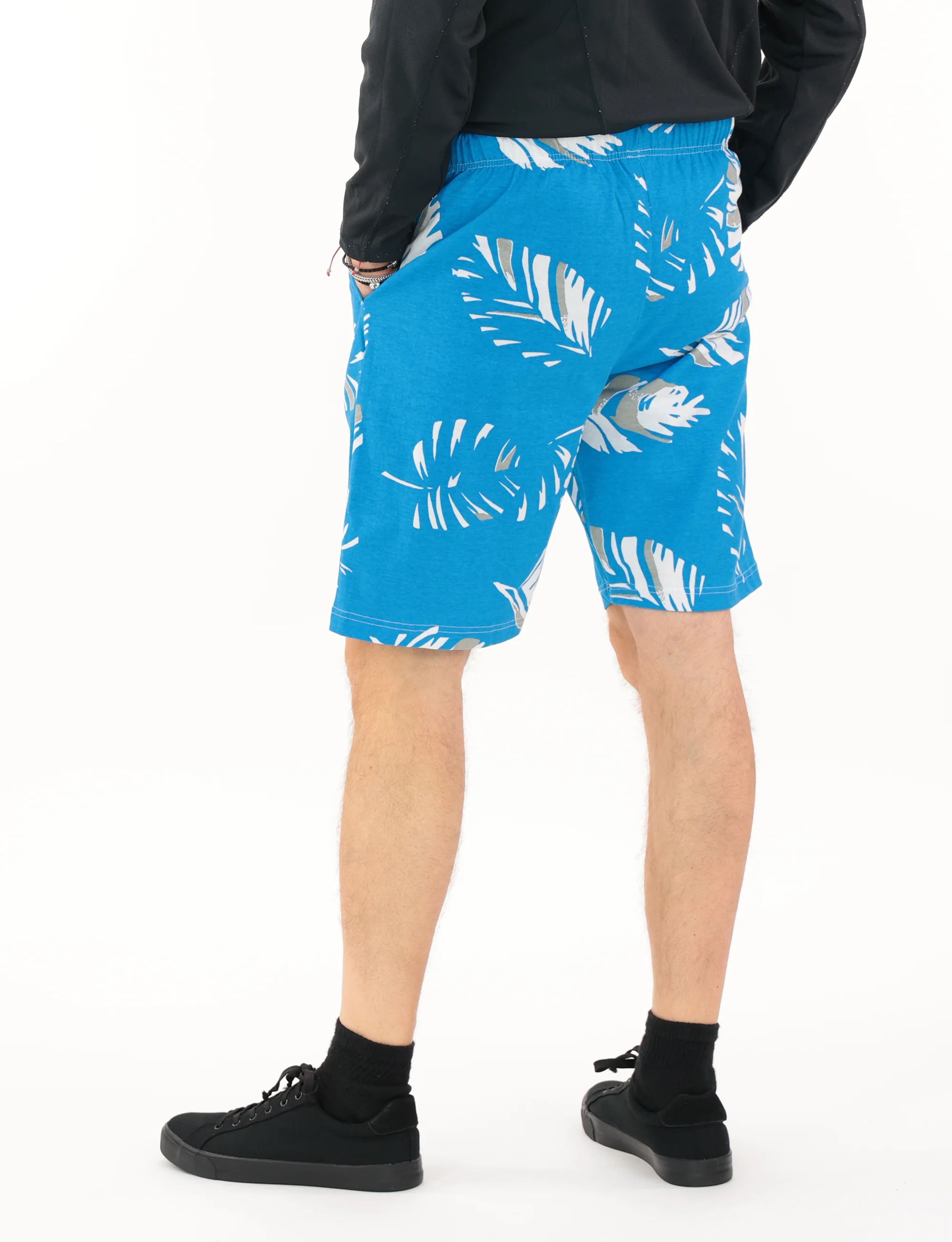 Zubaz NFL Adult Unisex Z88 Embroidered Leaf 3 Team Color Shorts, Detroit Lions - Image 5