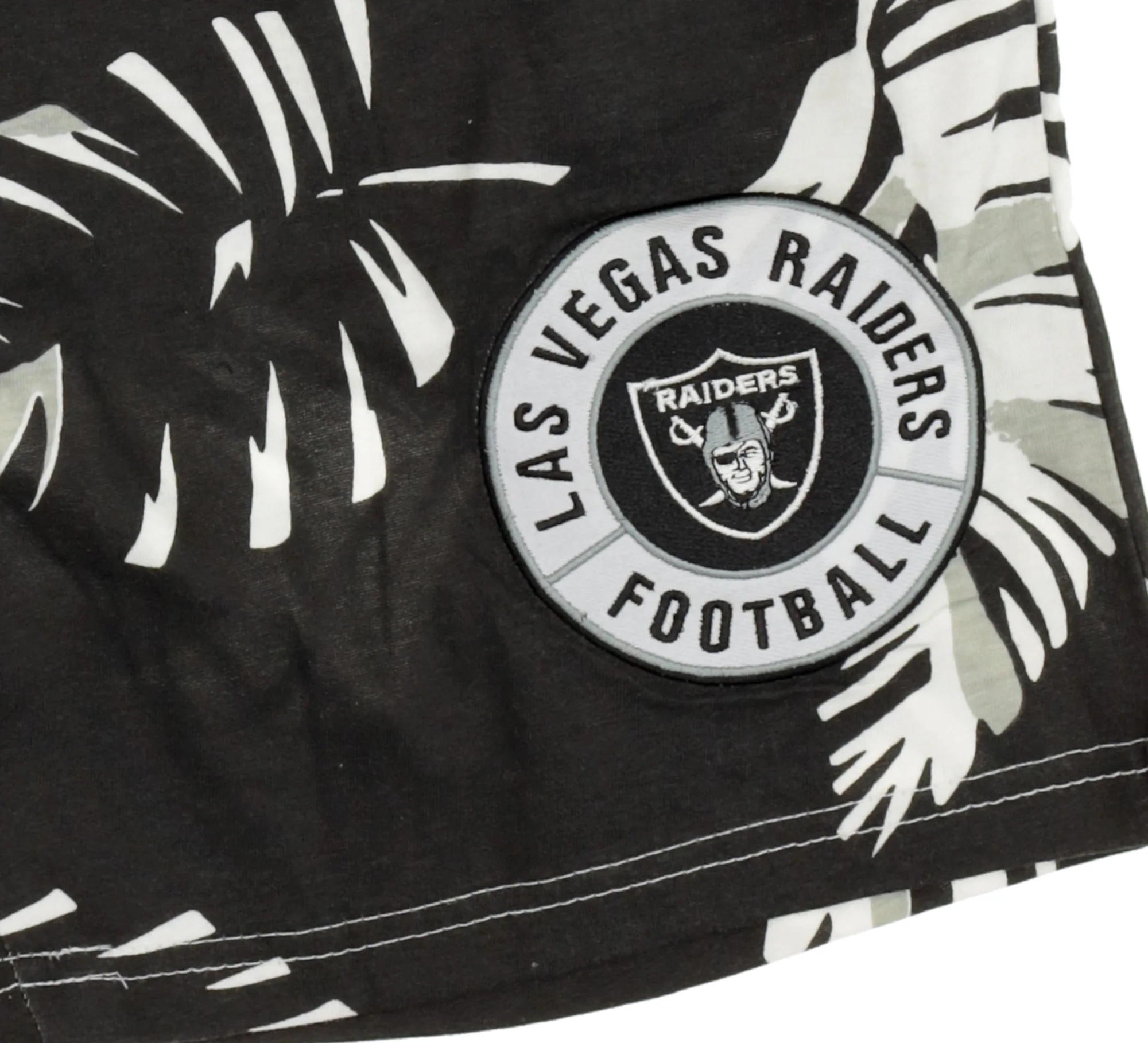 Zubaz NFL Adult Unisex Z88 Embroidered Leaf 3 Team Color Shorts, Las Vegas Raiders - Image 37
