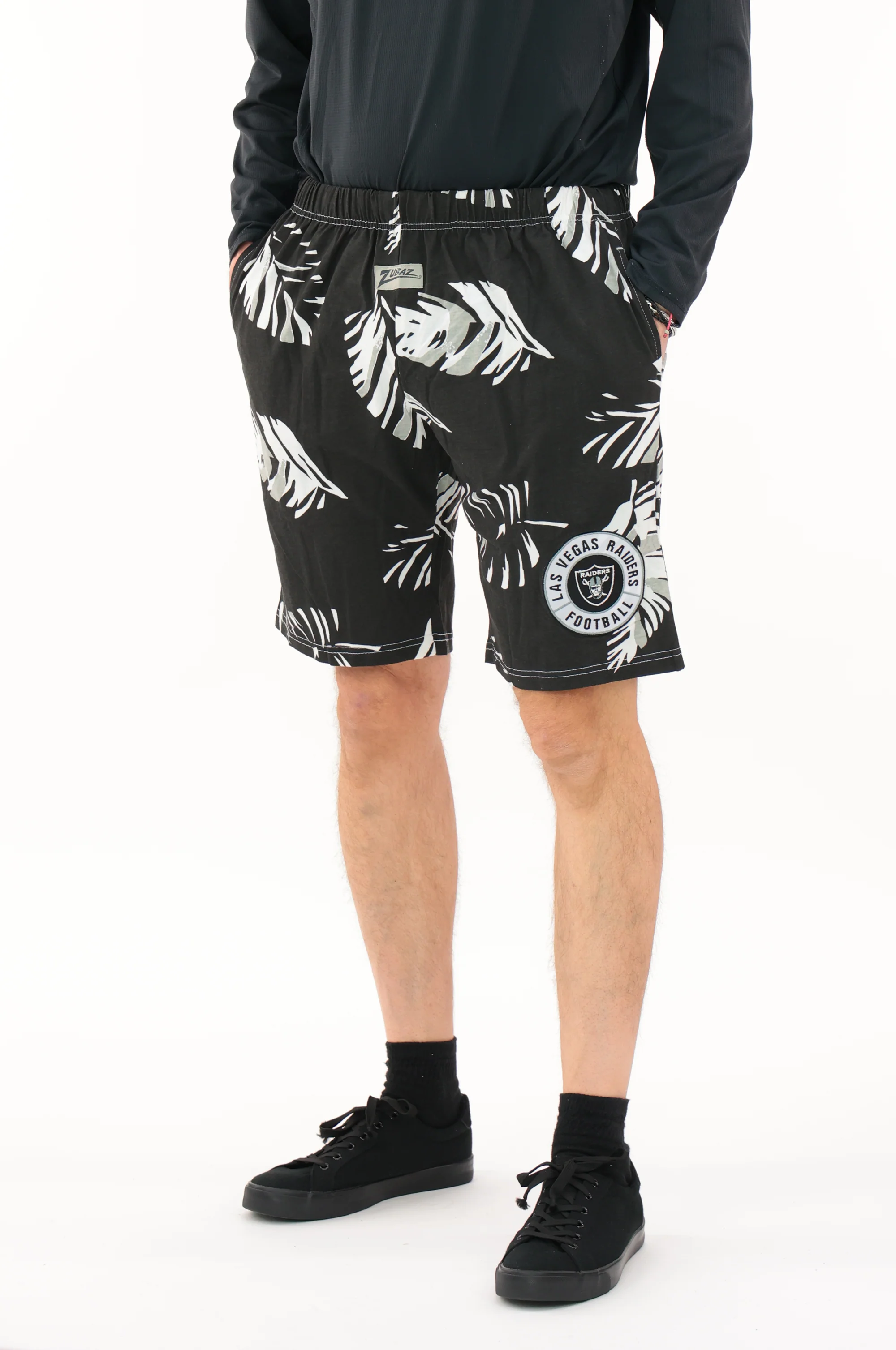Zubaz NFL Adult Unisex Z88 Embroidered Leaf 3 Team Color Shorts, Las Vegas Raiders - Image 9