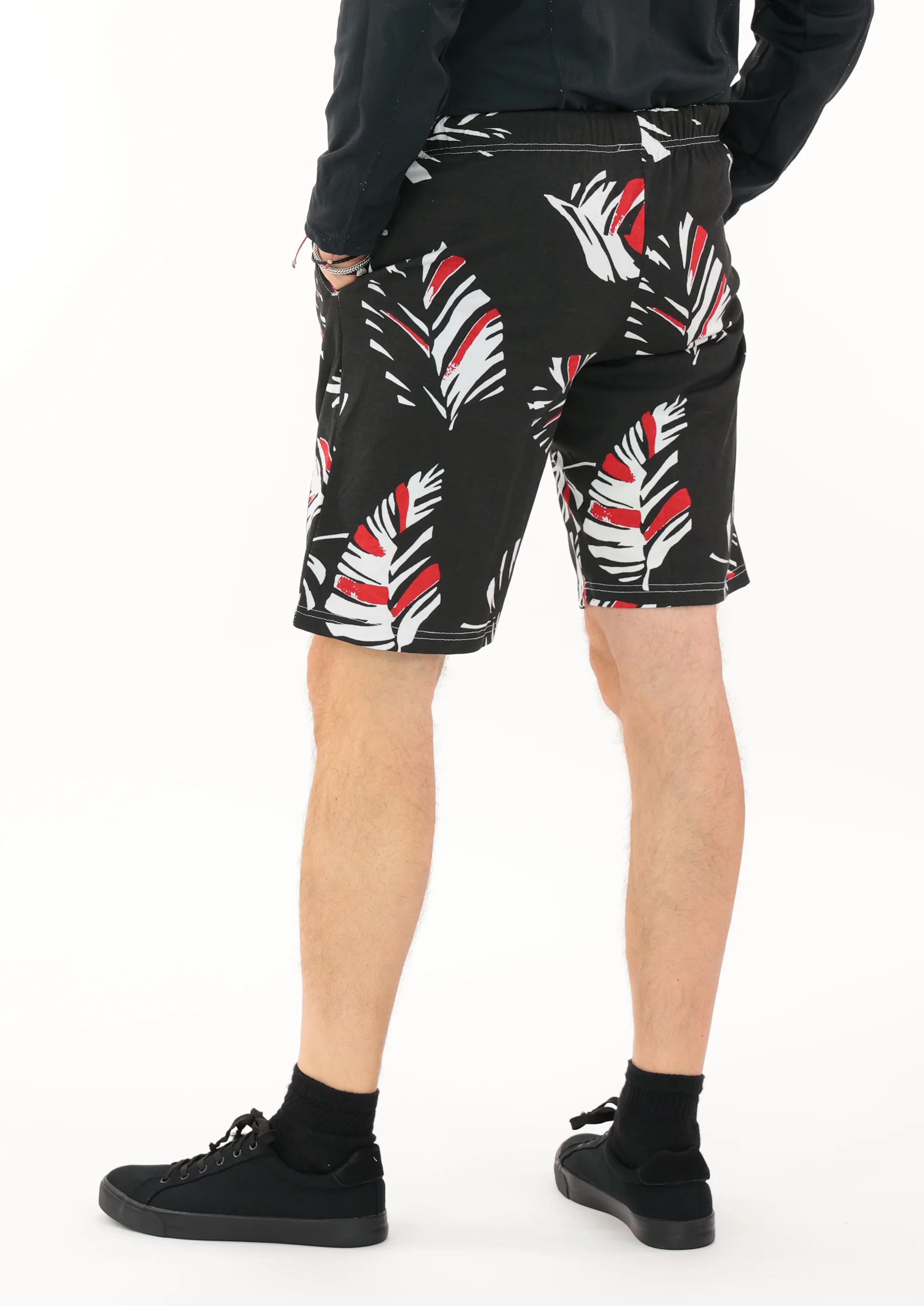 Zubaz NFL Adult Unisex Z88 Embroidered Leaf 3 Team Color Shorts, Tampa Bay Buccaneers - Image 43