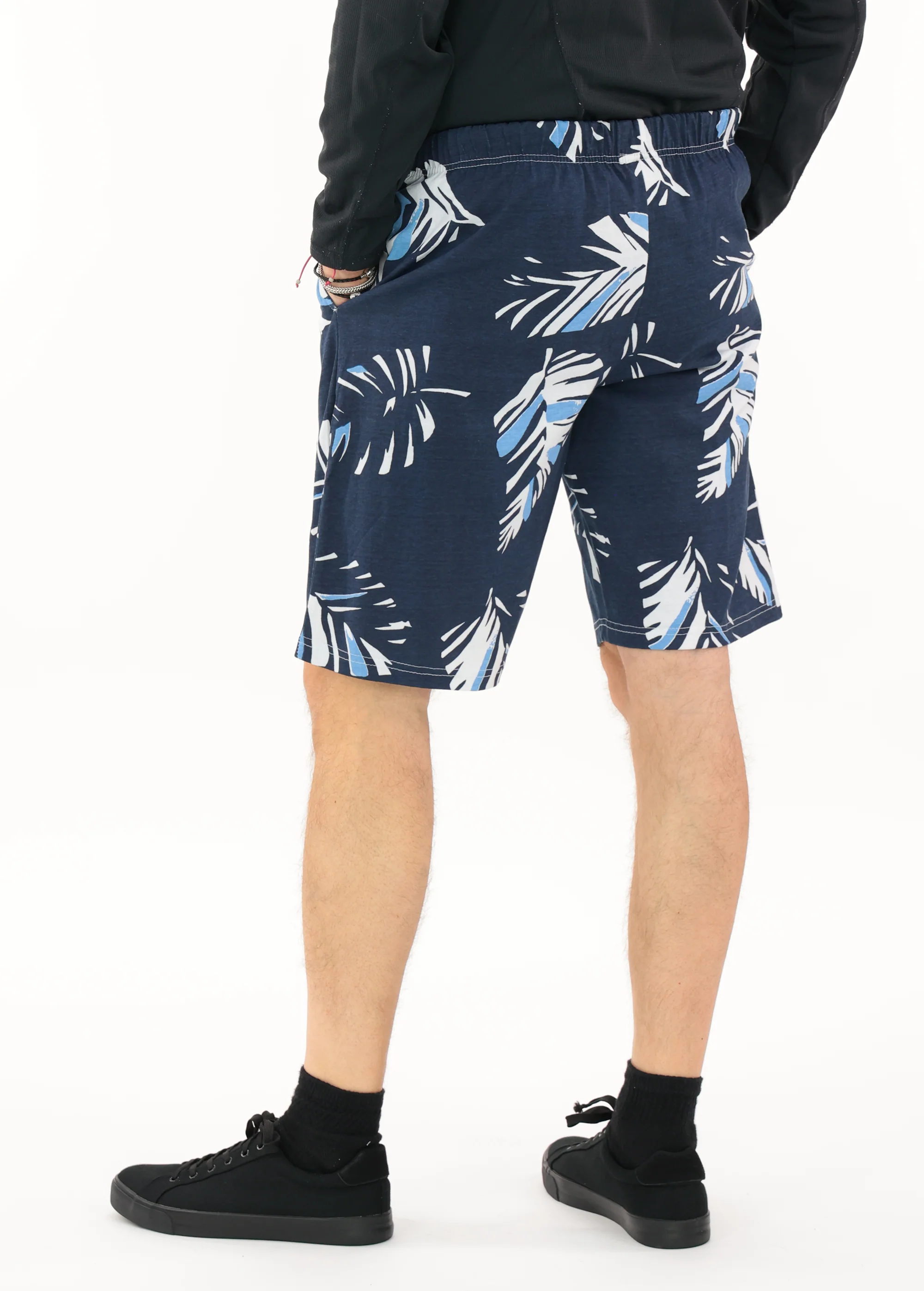 Zubaz NFL Adult Unisex Z88 Embroidered Leaf 3 Team Color Shorts, Tennessee Titans - Image 29