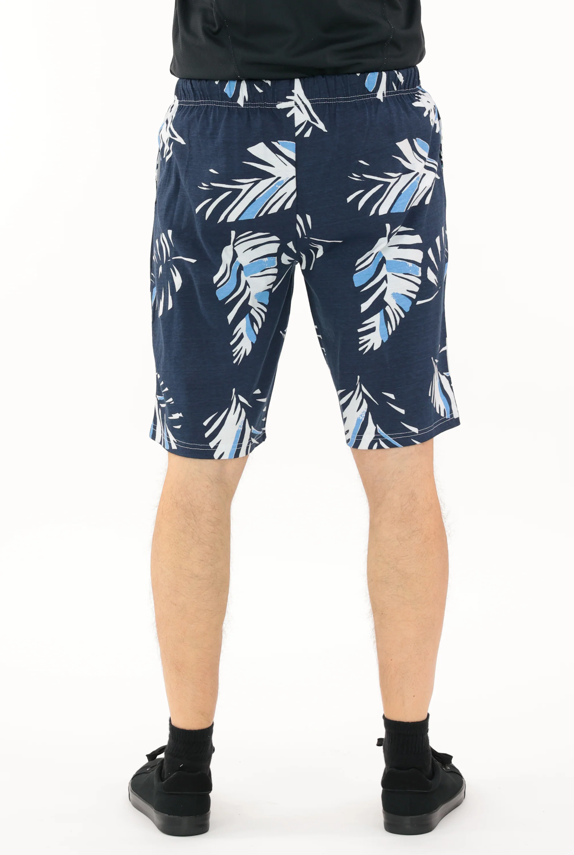 Zubaz NFL Adult Unisex Z88 Embroidered Leaf 3 Team Color Shorts, Tennessee Titans - Image 4