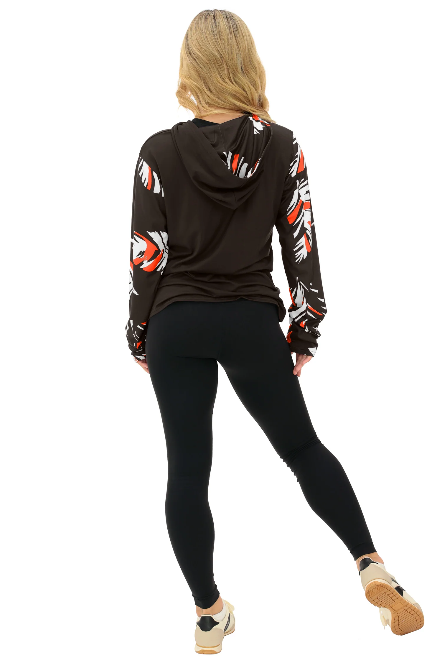 Zubaz NFL WOMEN Casual Script Leaf Accent Lightweight Hoodie, CLEVELAND BROWNS - Image 3